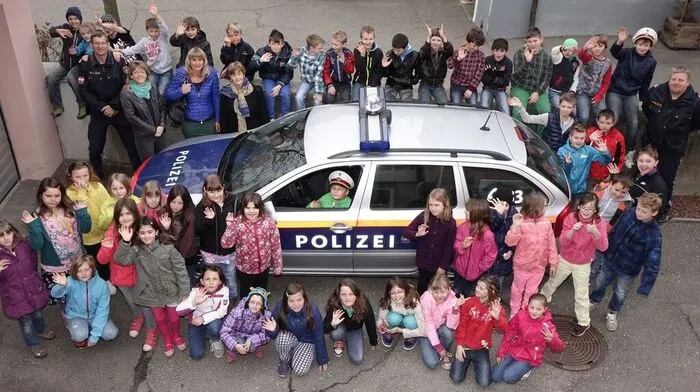 Beim Kinderpolizeifest in Lienz wird den Kleinen das Thema Sicherheit näher gebracht