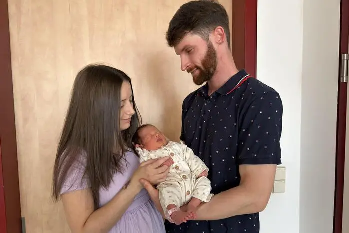 Zum ersten Mal Eltern wurden am 17. August Tamara und Dominik. Mit 2730 Gramm und 50 Zentimetern hat sich Mirella Davina mitten in ihr Herz gestohlen. Gekuschelt wird in Knittelfeld. 