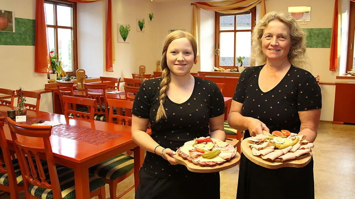Johanna und Susanne Riedl mit ihren Jausenvariationen