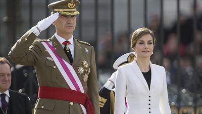 Spaniens König Felipe (hier mit seiner Frau Letizia) musste Neuwahlen ansetzen: am 26. Juni wird in Spanien gewählt