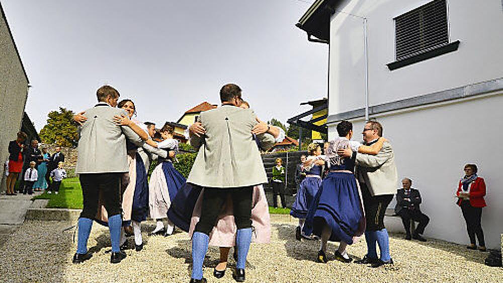 Wochenvorschau: Im Grenzlandheim stellt Kathrein den Tanz ein