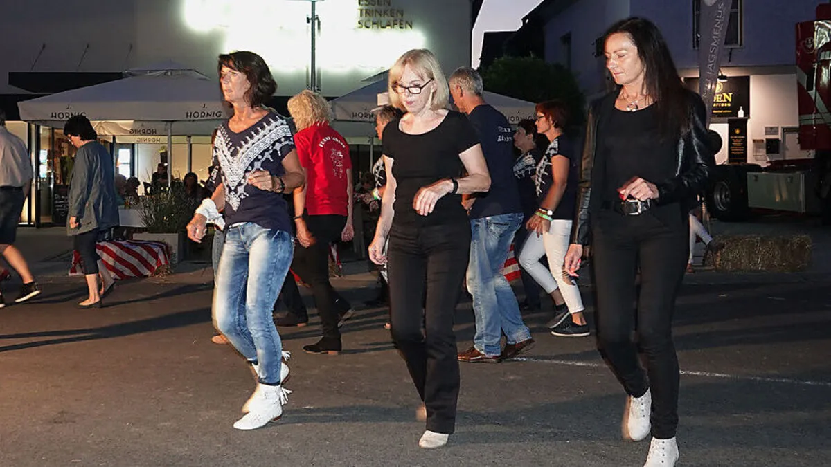 Line Dance Gruppen beeindruckten