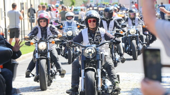So donnerten am Donnerstag mehr als 200 Harleys am Bad Radkersburger Hauptplatz ein.