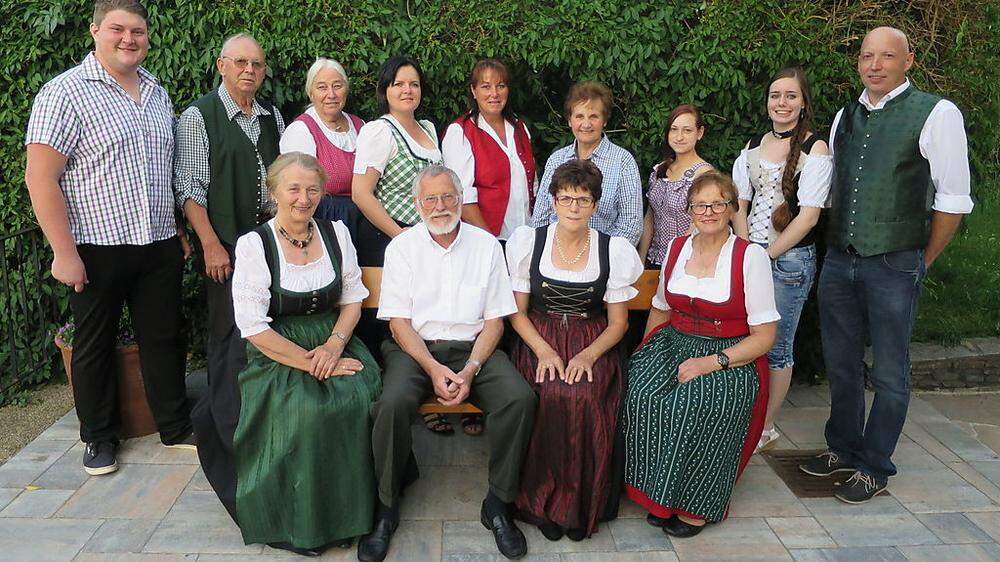 Der Chor Eichberg wurde im Jahr 2013 gegründet und besteht aus mittlerweile 15 Mitgliedern