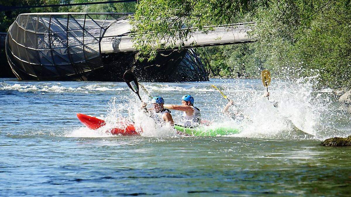 Die Rennen führen teils direkt an der Murinsel vorbei.