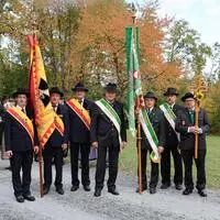 Die Abordnungen der Partnervereine ÖKB Mooskirchen und ÖKB Neustift bei Güssing gingen gemeinsam auf Wallfahrt