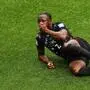 Auch Katars Mohamed Manai war über die Verletzung Ismael Kones bestürzt