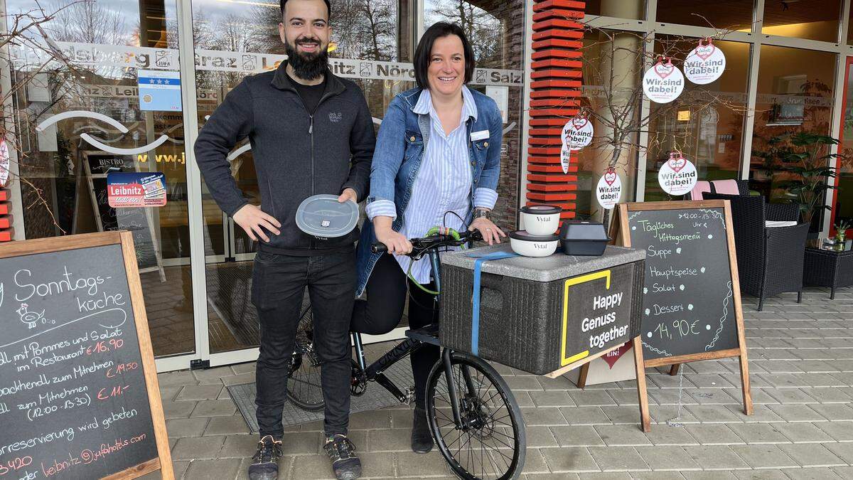 Sebastian Maier ist derzeit im Auftrag des JUFA Leibnitz mit dem Lastenrad unterwegs