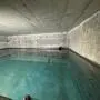 Blick in ein offenes Becken der Filteranlage