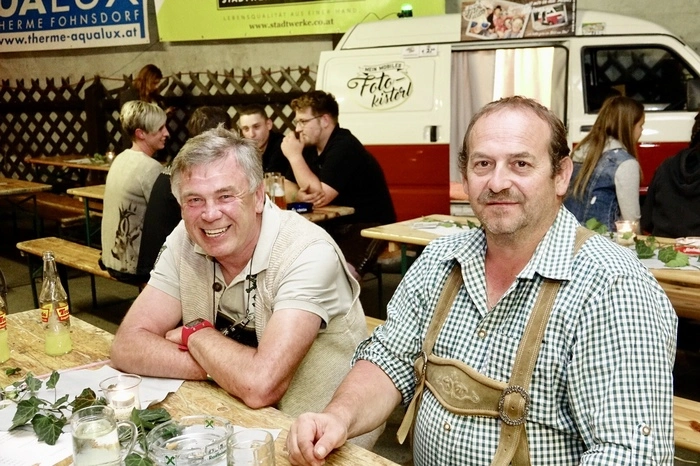 Gefeiert wurde natürlich in Dirndl und Lederhosen, für die passende Musik sorgte die „Non-Stop-Band“.