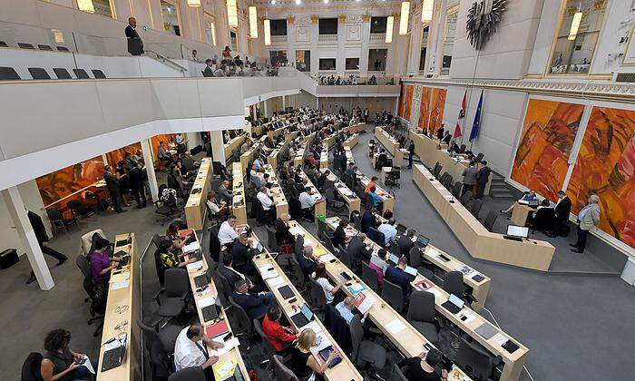 APA. Das Parlament am Dr.-Karl-Renner-Ring in Wien wird derzeit umgebaut. Die Nationalratssitzungen finden inzwischen im Parlamentsausweichquartier (Bild) nahe der Hofburg statt.