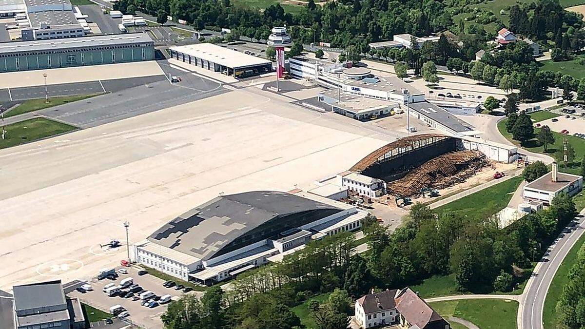 Bautätigkeit bisher am Klagenfurter Flughafen: Abriss eines alten Hangars