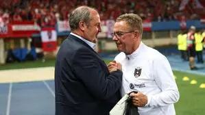 Teamchef Ralf Rangnick mit Präsident Josef Pröll