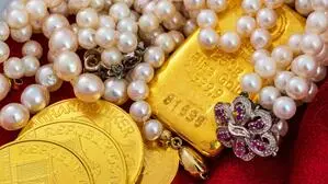 Das Bild ist ein Sujetfoto und zeigt Schmuck