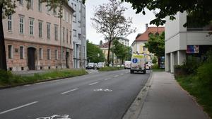 In der Nacht wurde der Ring in eine „Fahrradstraße“ umlackiert