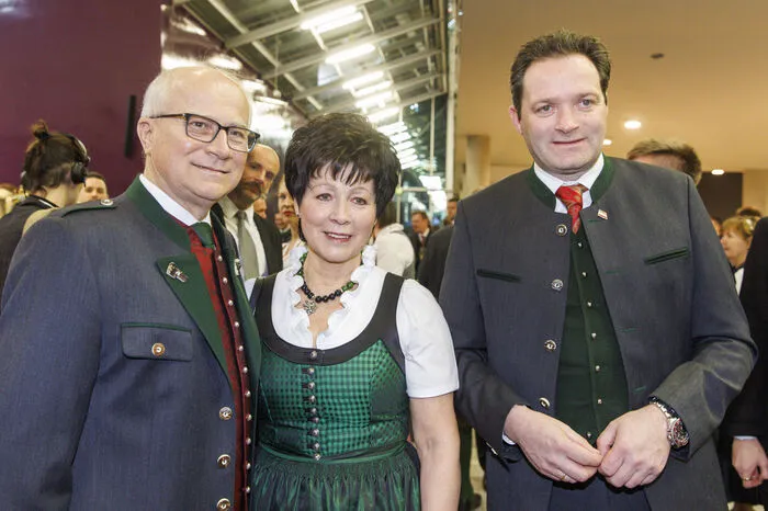 Landwirtschaftsminister Norbert Totschnig (ÖVP) mit Agarlandesrat Hans Seitinger (ebenfalls ÖVP) und Gattin Anni