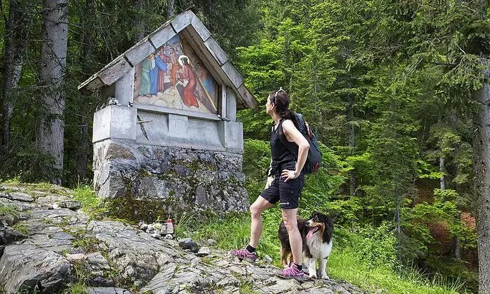 Entlang des alten Pilgerpfads auf den Monte Lussari