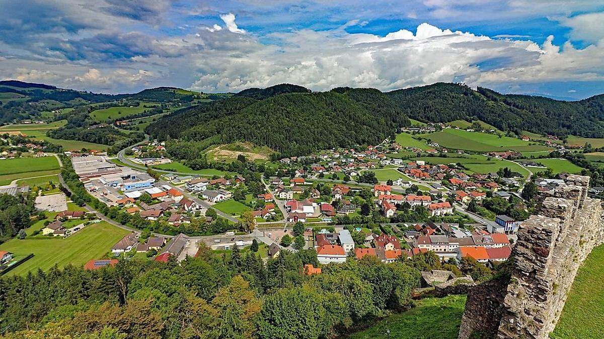 Atemberaubender Blick vom Schlossberg in den Markt Griffen