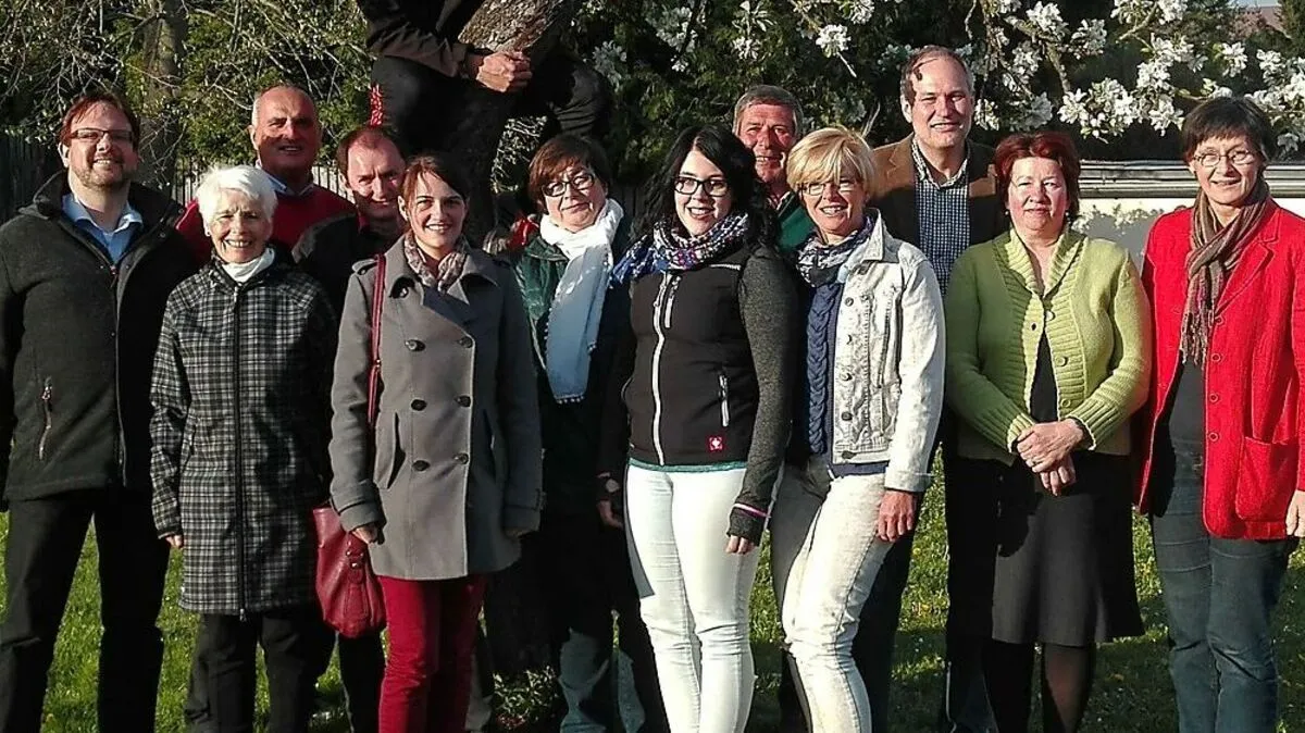 Neue  Möglichkeiten der Liturgie: Elisabeth Roth (vorne, 3.v.r.) leitet Pilotteam in Fohnsdorf