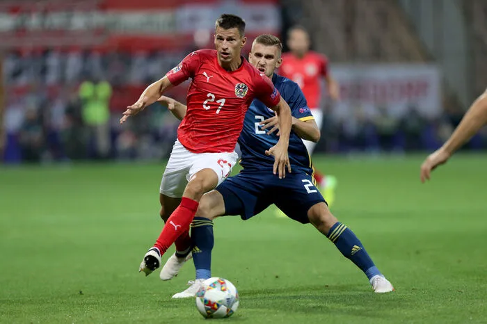 Stefan Lainer 2 Der emsige Arbeiter setzte seinen Fleiß diesmal nicht in fußballerische Energie um und blieb wirkungsarm. Erspielte sich auf der von den Bosniern zugestellten Seite kaum einen Freiraum. 