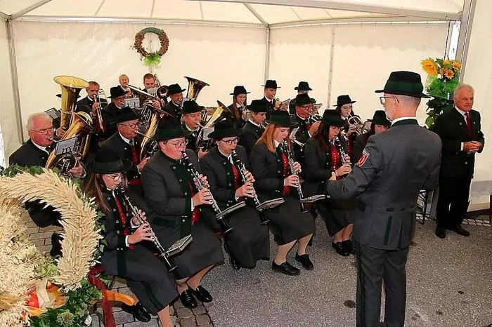 Zum anschließenden Bauernkirta spielte der Musikverein Graden auf, ehe die Volksmusikgruppe „Die Nochrucka“ für schmissige Musik und beste Stimmung sorgte.