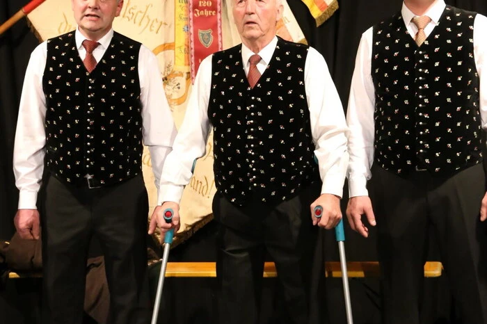 Neben dem Veranstalter (Obmann Ewald Tremschnig, Chorleiter Karl Steindorfer) wirkten weiters der Gemischte Chor Zweinitz (Leitung Manfred Kraßnitzer) und die SR Oberhof (Leitung Walter Steindorfer) mit. 