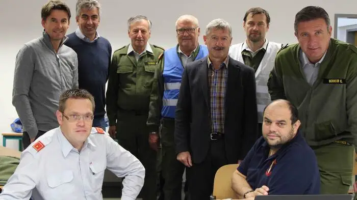 Behördenführungsstab der Bezirkshauptmannschaft Jennersdorf mit Bezirksführungsstab der Feuerwehr
