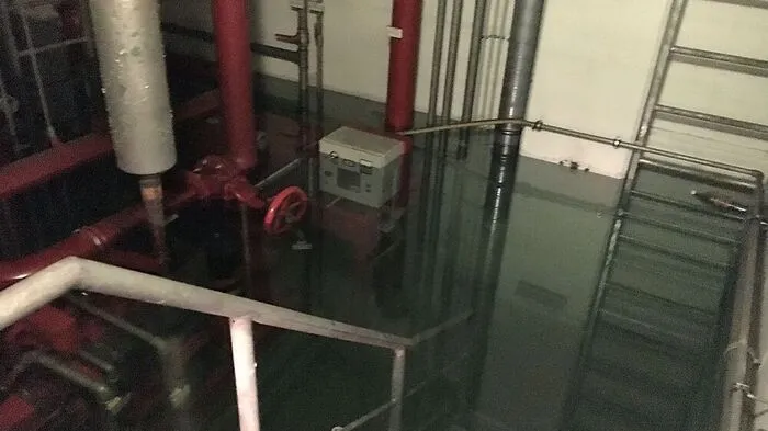 Der Raum stand zweieinhalb Meter unter Wasser