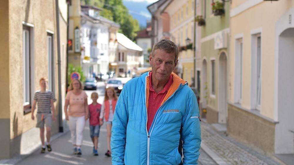 Doktor Martin Guttner am Marktplatz in Oberdrauburg