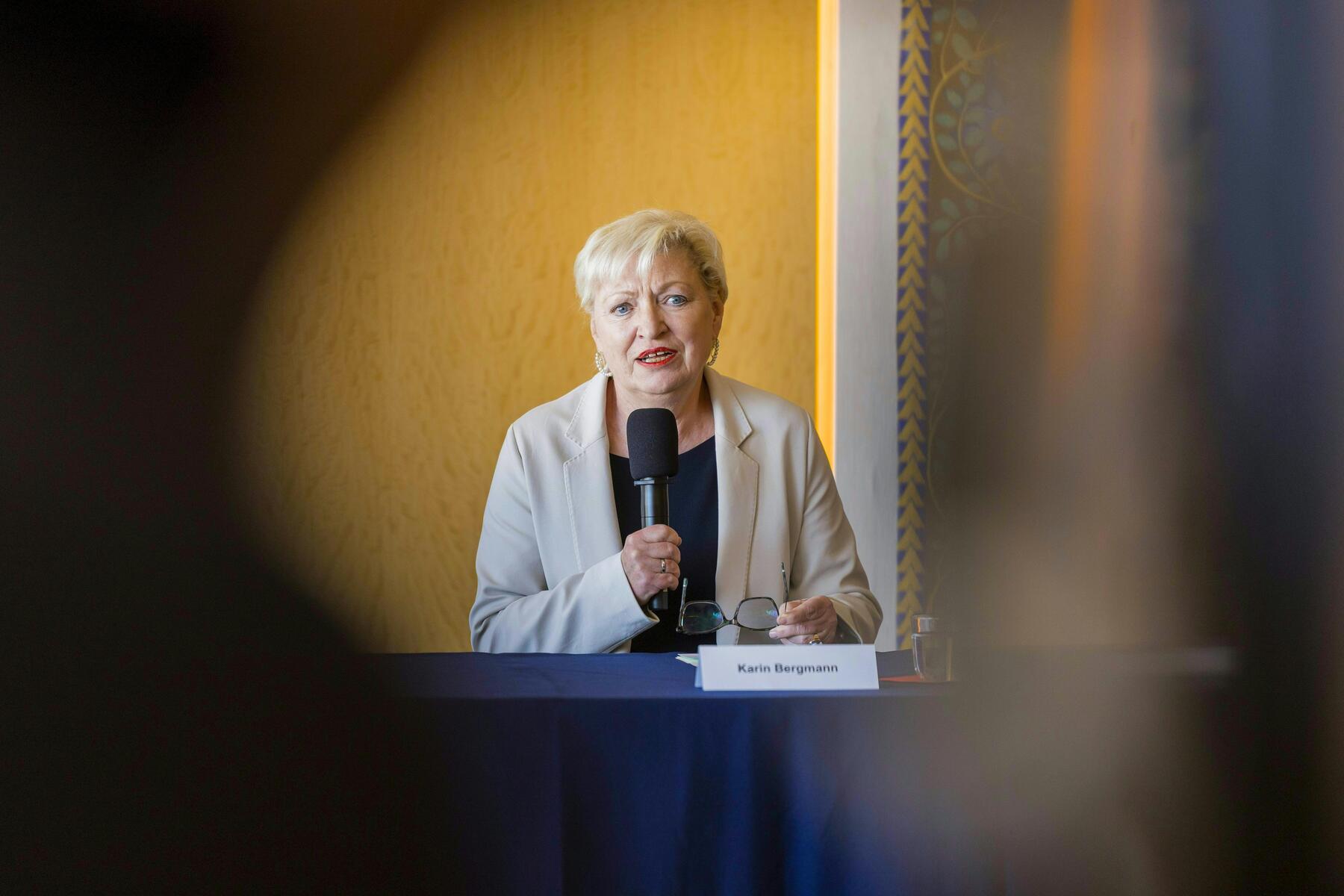 Morgenpost: Rauf auf die gläserne Klippe!