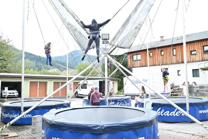 Und auch die jüngsten Besucher kamen nicht zu kurz, denn es wurden auch spielerische Aktivitäten geboten.