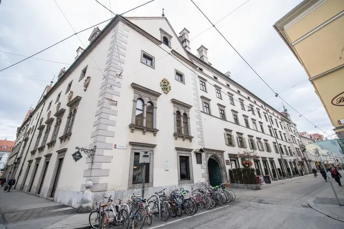 Das alte Landhaus -der Teil in dem sich der Landhauskeller befindet, stammt aber erst aus dem 19. Jahrhundert.