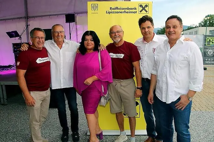Markus Zalar vom Kulturverein Rosental, der die Eröffnung vornahm, freute sich über den zahlreichen Besuch. Unter den Gästen waren auch Rosentals Bürgermeister Johannes Schmid und der Vizebürgermeister der Gemeinde Maria Lankowitz Christian Niesenbacher.