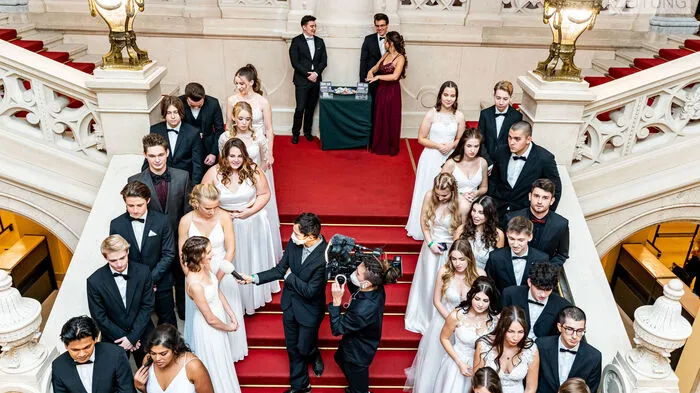 Das PG Sacre Coeur lud am 6. November zum Maturaball. Unter dem Motto "Sacre Ciao - wir drucken unsere Noten selber" wurde ausgiebig gefeiert. 