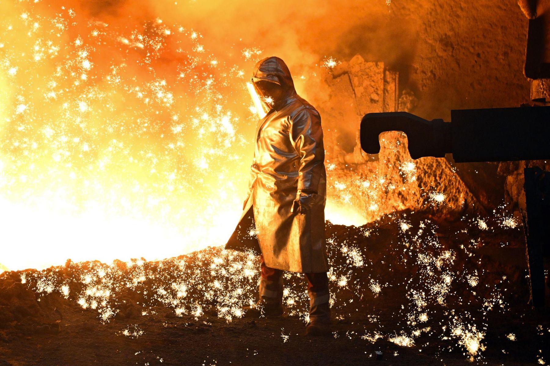 Stahlgipfel in Deutschland: Schwere Krise: Stahlindustrie soll auch mit Schutzzöllen gerettet werden