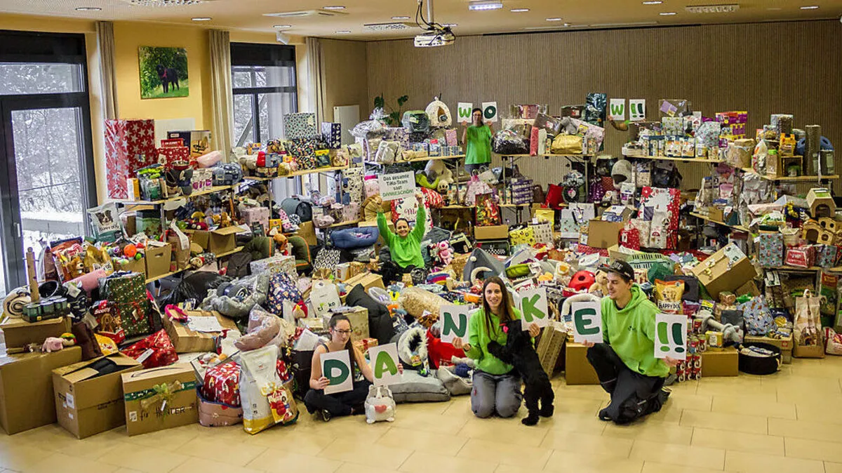Große Freude über Geschenkeberg im Heidi-Horten Saal 