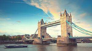Die Tower- Bridge von London ist nur eine der beeindruckenden Sehenswürdigkeiten