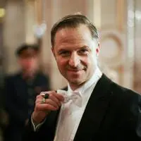 Philipp Hochmair am 68. Wiener Opernball - und er kam nicht alleine