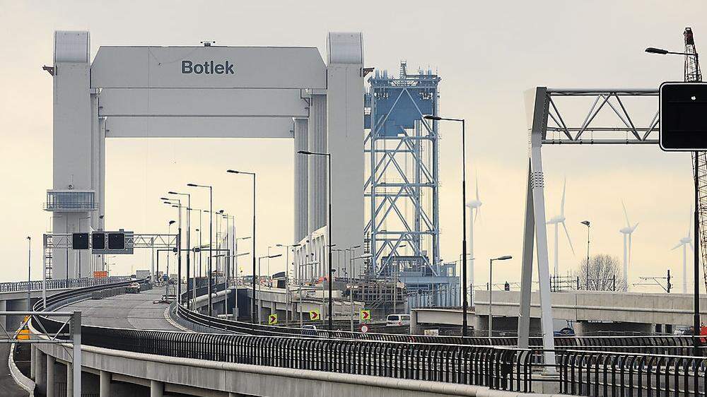 Eine Waagner-Biro-Brücke in Rotterdam