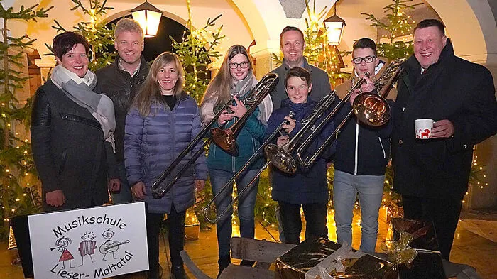 Petra Glanzer, Rudi Truskaller, Evelin Koller, Ramona Gfrerer, Markus Schiffer, Martin Weber, Joel Gößnitzer, Bürgermeister Josef Jury