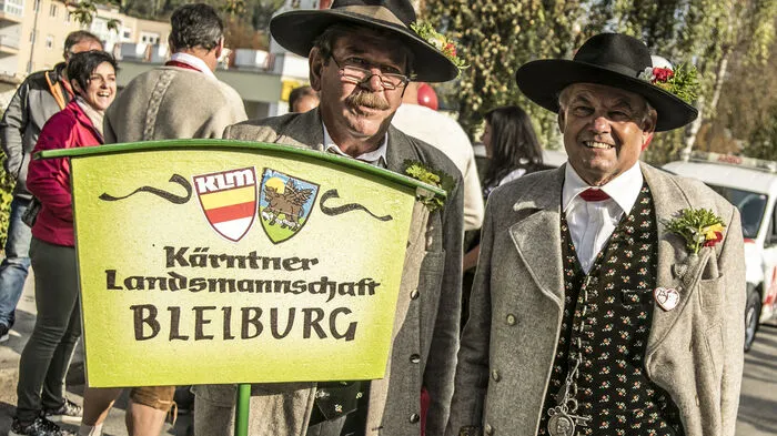 Rund 90 Gruppen mit mehr als 2000 Teilnehmern gestalteten den Eröffnungsumzug