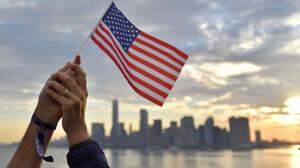 Die Flagge der Vereinigten Staaten ist in den USA heute noch präsenter   