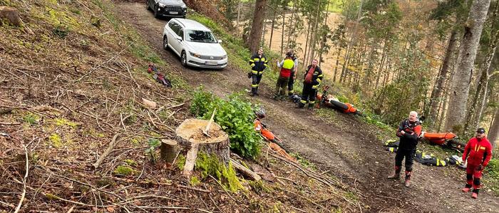 Das Team der Bergrettung Klagenfurt barg den Mann aus dem steilen Gelände