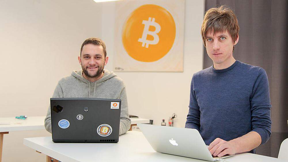 Stefan Kliment und Max Tertinegg führen den einzigen Bitcoin-Laden Österreichs in der Mariahilferstraße 21
