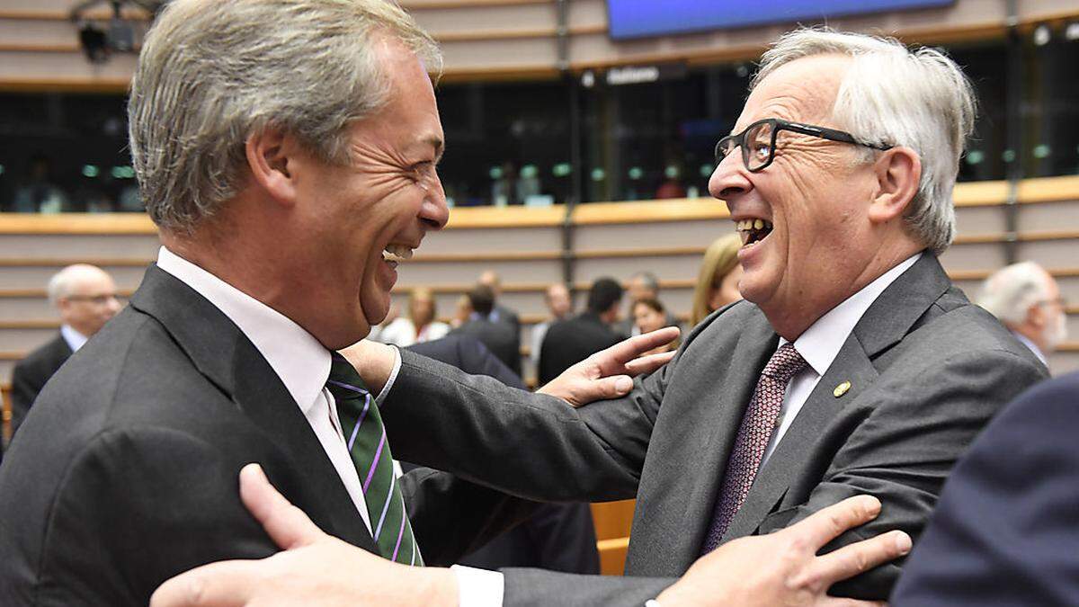 Farage (links) und Juncker