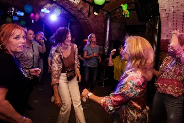 Premiere gelungen: Ab sofort wird jeden letzten Sonntag im Monat ab 17 Uhr abgetanzt!
