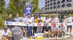 Veranstalter Michael Kummerer (vorne Mitte) mit den Partnern von "Kärnten Läuft"