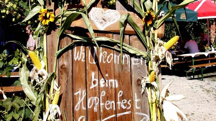 Auf Hermann’s Farm in Neudorf fand bereits zum zehnten Mal in Folge das beliebte Hopfenfest statt.