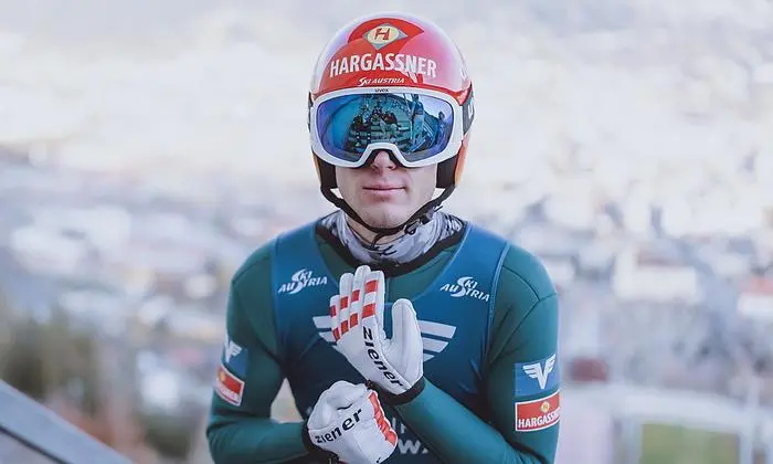 ABD0073_20211111 - INNSBRUCK - ÖSTERREICH: Philipp Aschenwald während einem öffentlichen Training der ÖSV-Skispringer am Donnerstag, 11. November 2021 am Bergisel in Innsbruck. - FOTO: APA/EXPA/JFK