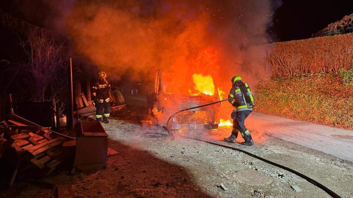 16 Feuerwehrleute waren im Einsatz